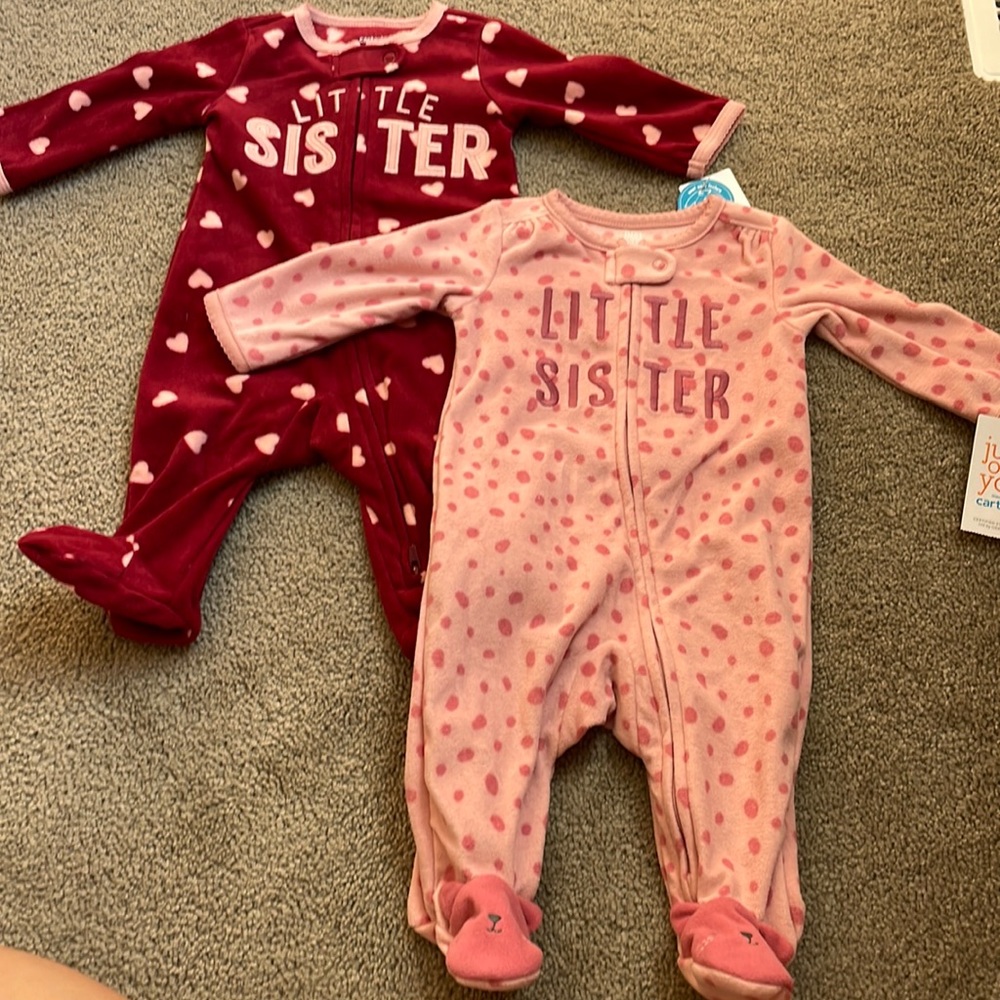 2 Carters baby girl sleepers size 3months NWT